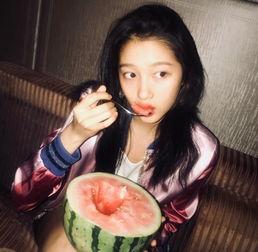 她发图片吃瓜是啥意思