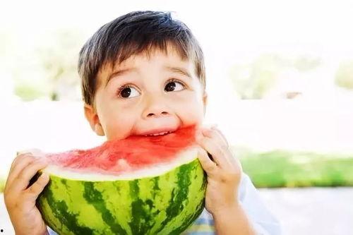 吃瓜小熊花西子,揭秘网红美妆界的跨界传奇