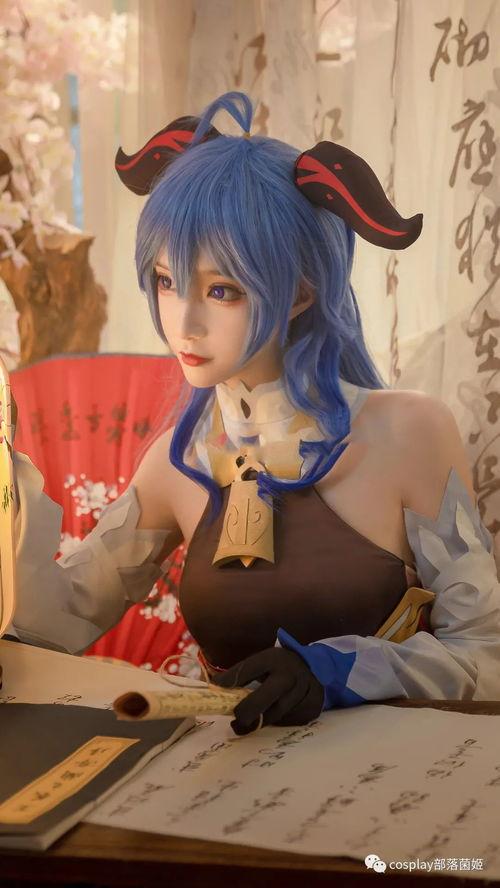 甘雨cos直播吃瓜,瓜田里的欢乐时光