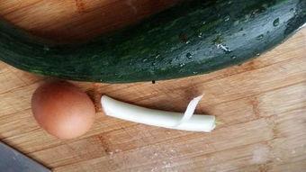 小孩吃瓜吃不干净,小宝贝吃瓜大作战