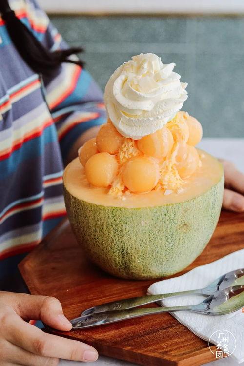 吃哈密瓜冰糕,哈密瓜冰糕，甜蜜与清凉的完美邂逅