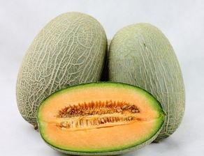 街边吃哈密瓜图片,哈密瓜飘香，尽享甜蜜时光