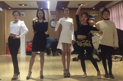 全场都是吃瓜群众