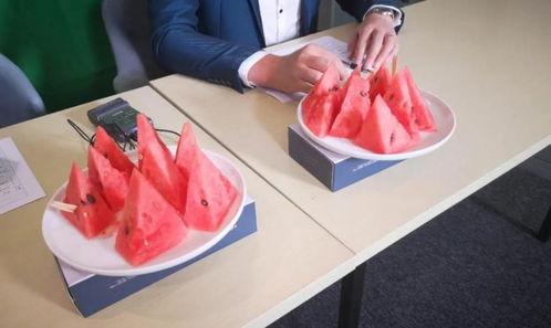 现场直播吃瓜,揭秘娱乐圈幕后真相