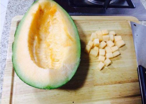 哈密瓜煮熟吃行吗,探索煮熟后美味无限