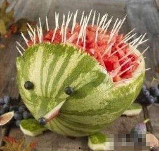 搞笑情侣吃瓜图片,情侣搞笑瞬间大盘点