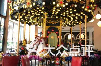 赛格广场吃瓜,吃瓜群众的热闹现场，揭秘网红打卡地的魅力