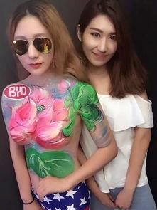 开封车模特吃瓜,一场意外的网络狂欢