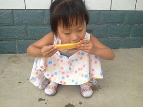 小孩吃瓜打针,小孩吃瓜打针的温馨瞬间