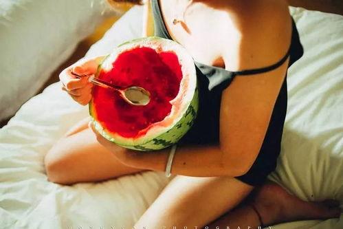 当代的吃瓜儿女,当代“吃瓜”女生的社交新风尚